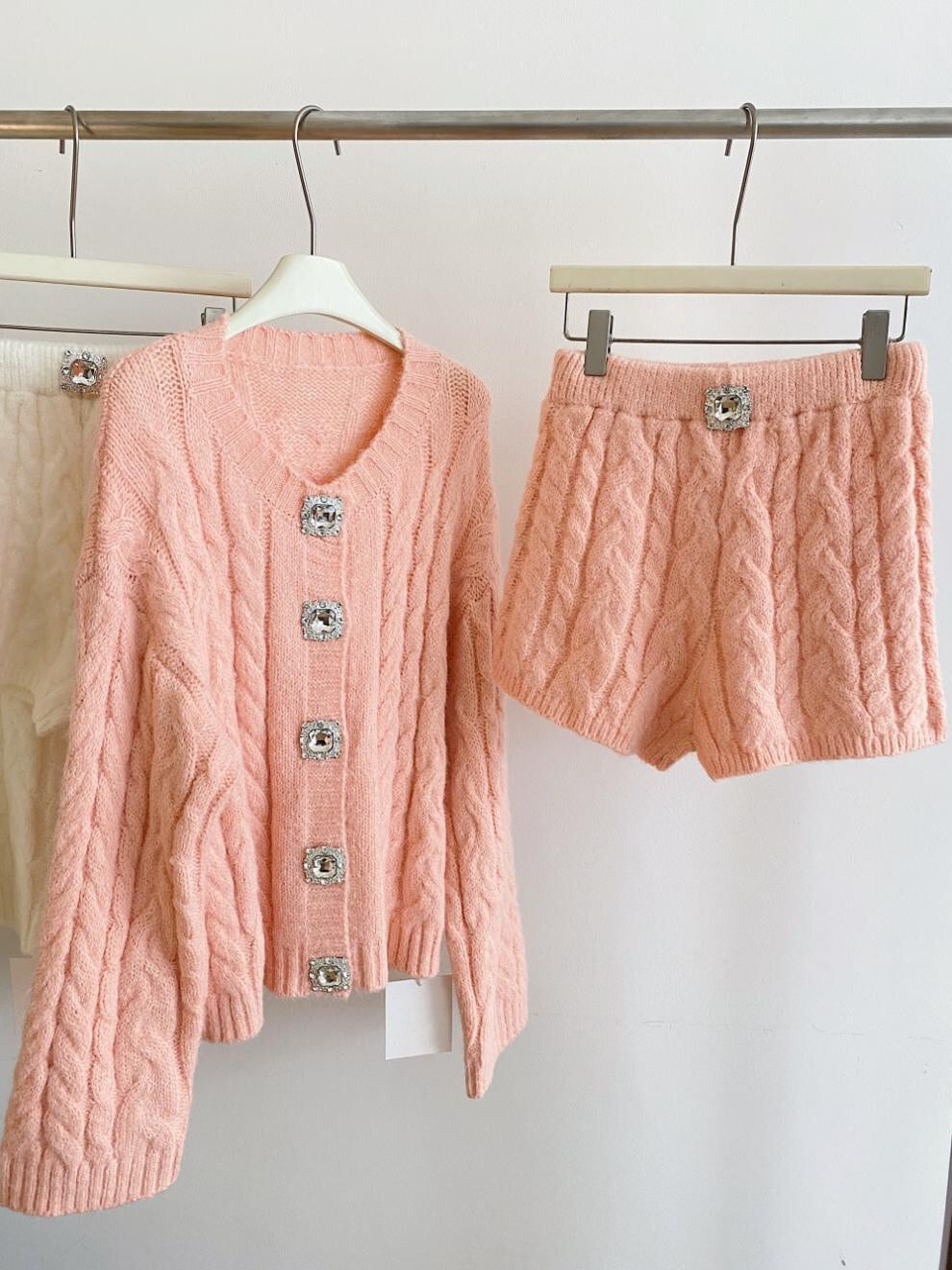 【set】ビジューボタンカーディガン×ショートパンツセット　N3395