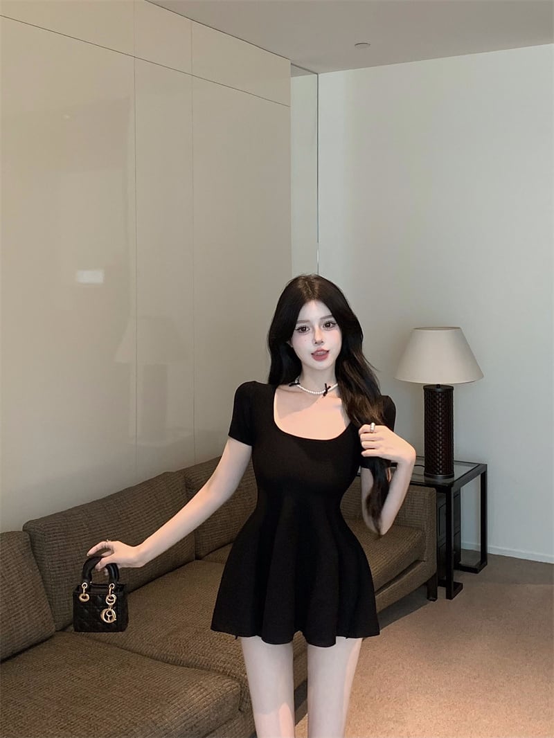 【tops】スクエアネックペプラムTシャツ　M24136