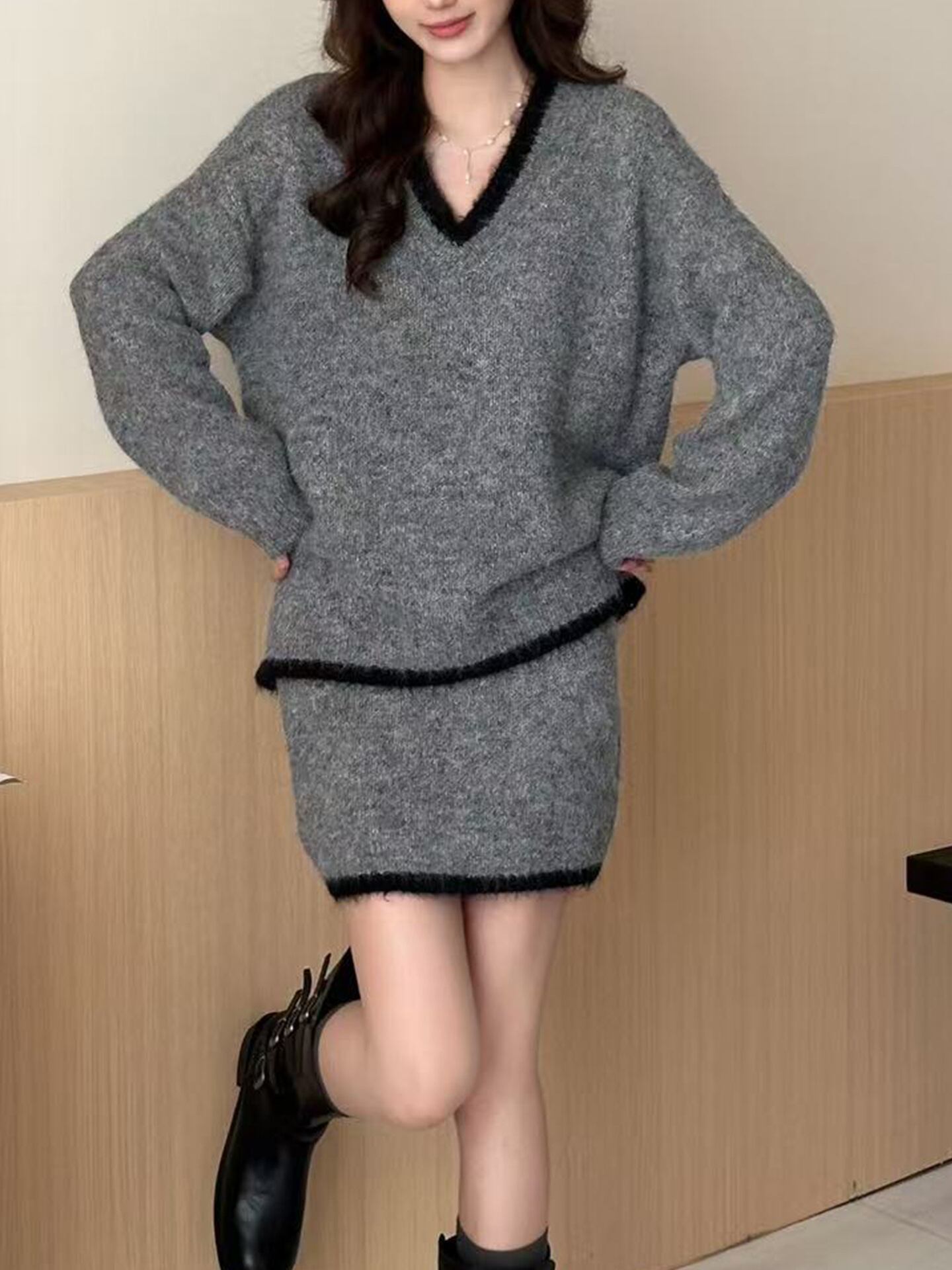 【set】Vネックニットトップス×ストレートスカートセット Q7836