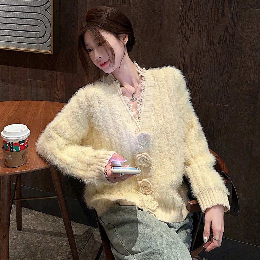 【outer】Vネック立体フラワーニットカーデ　M27898