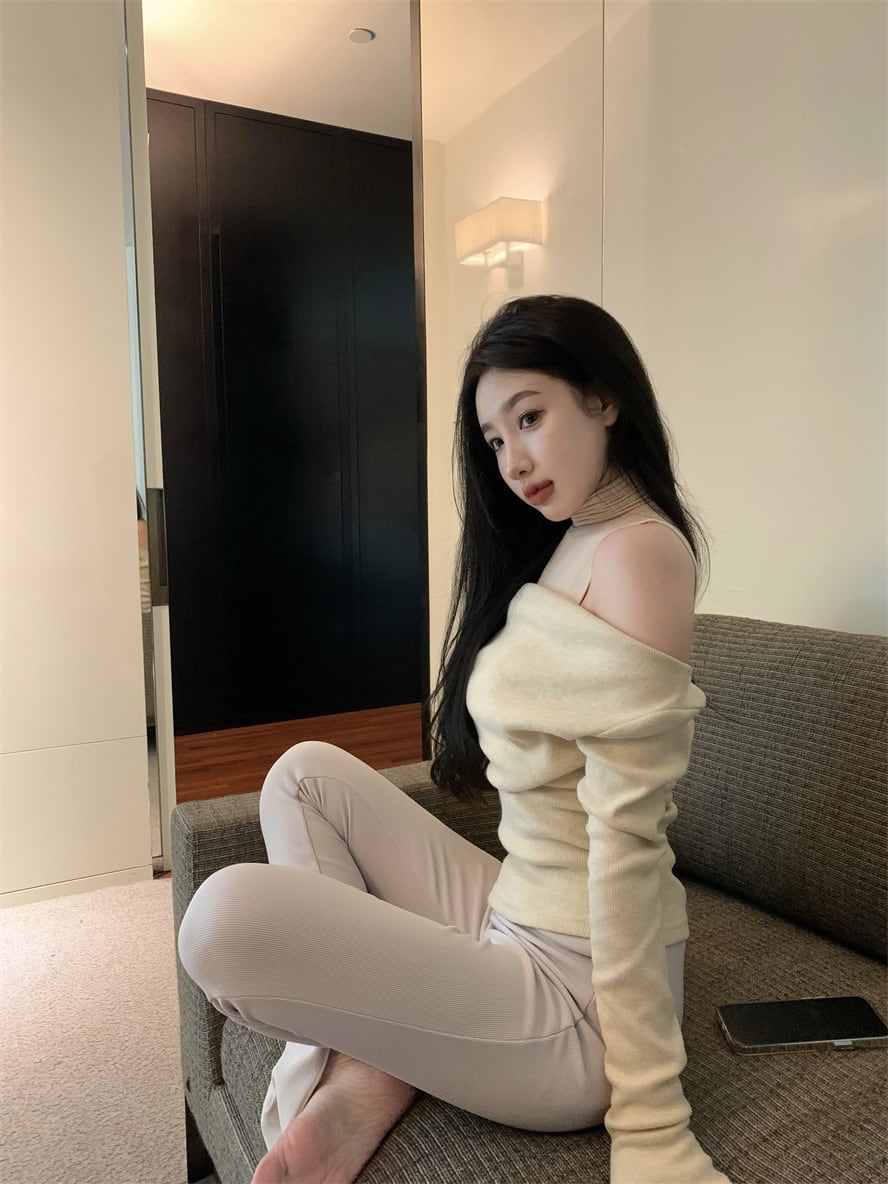 【tops】オフショルダーニットトップス　M28184
