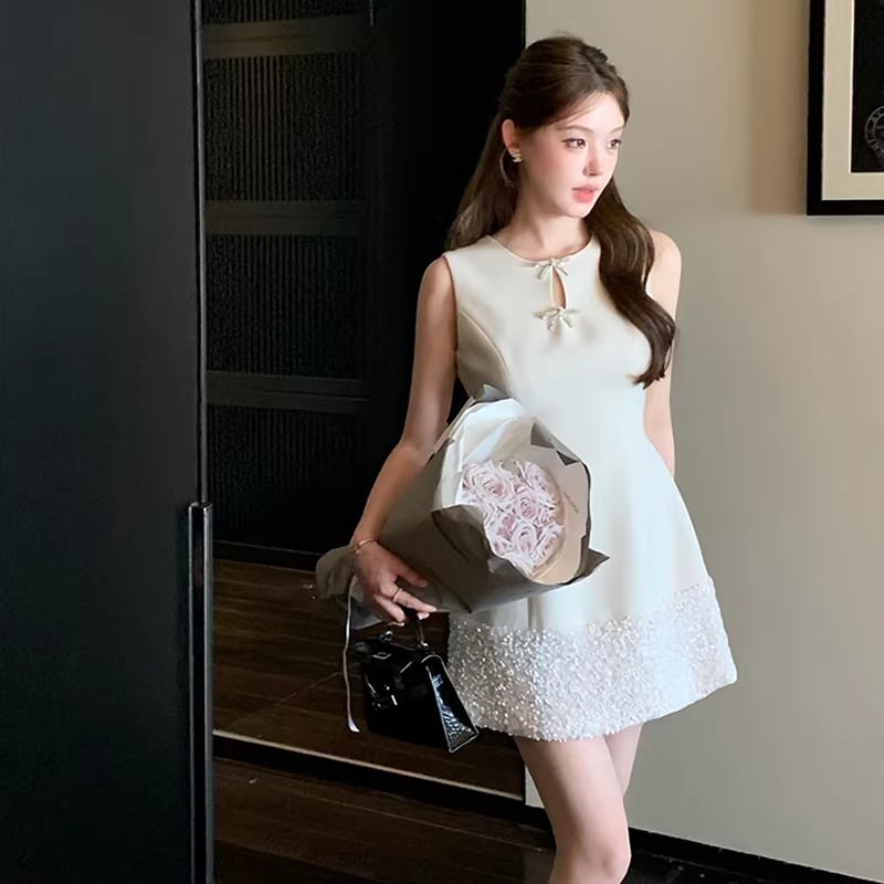 【dress】ノースリーブラインストーン付きミニワンピース Q8393