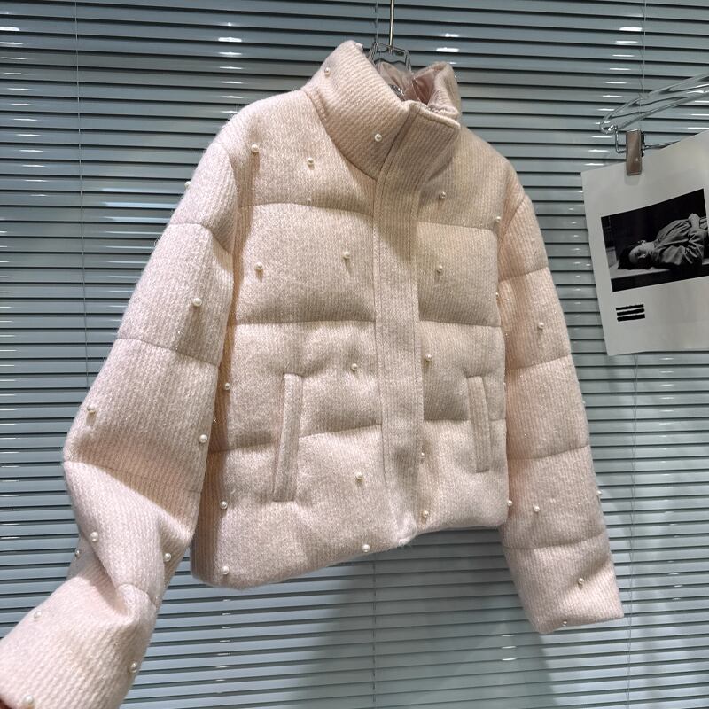 【outer】パール付きハイネック中綿コート Q7332