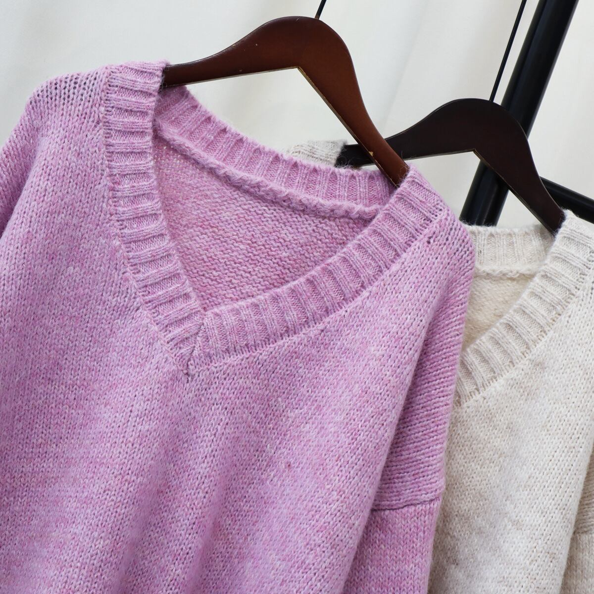 【tops】Vネックニットセーター　M18658