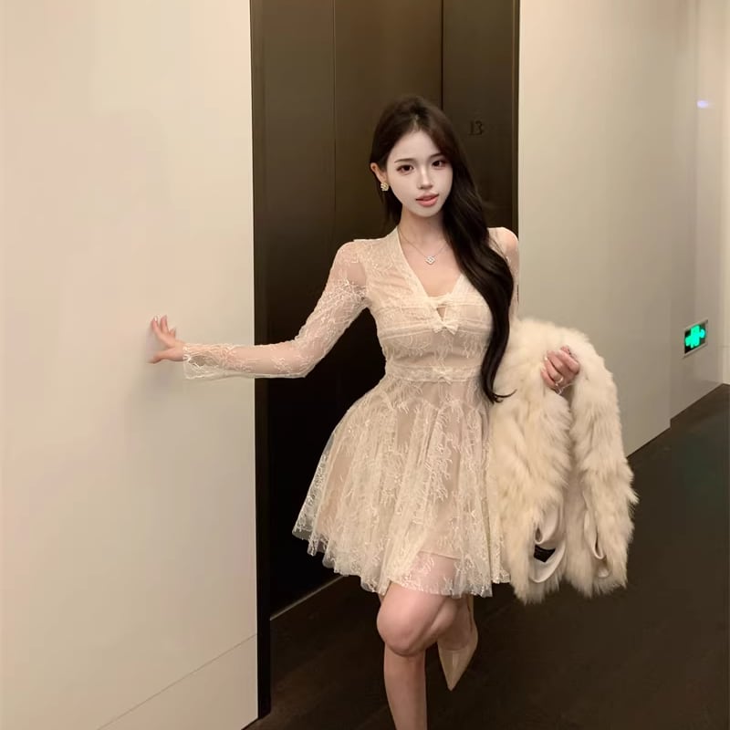 【dress】Vネックレースフレアワンピース Q8131