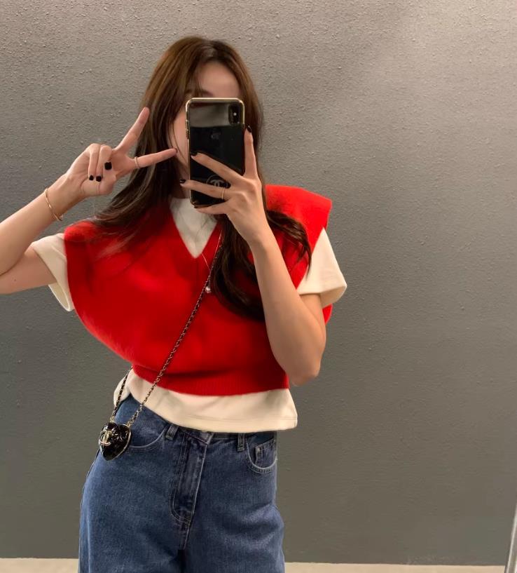 【tops】4色VネックニットベストF7425