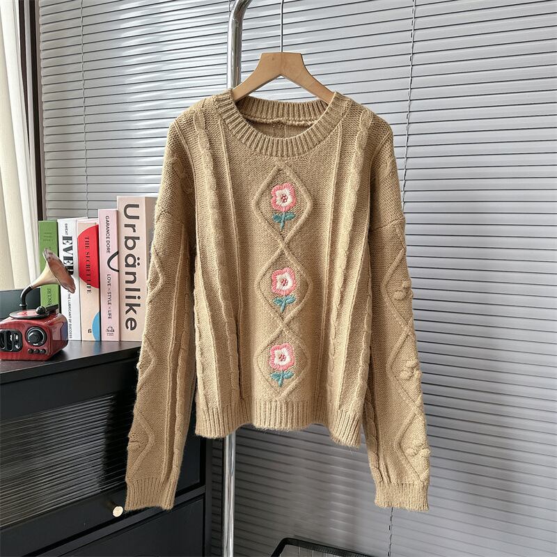 【tops】刺繍クルーネックニットセーター　M18547