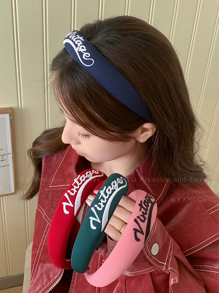 【小物】英字柄カチューシャヘアアクセサリーG23853