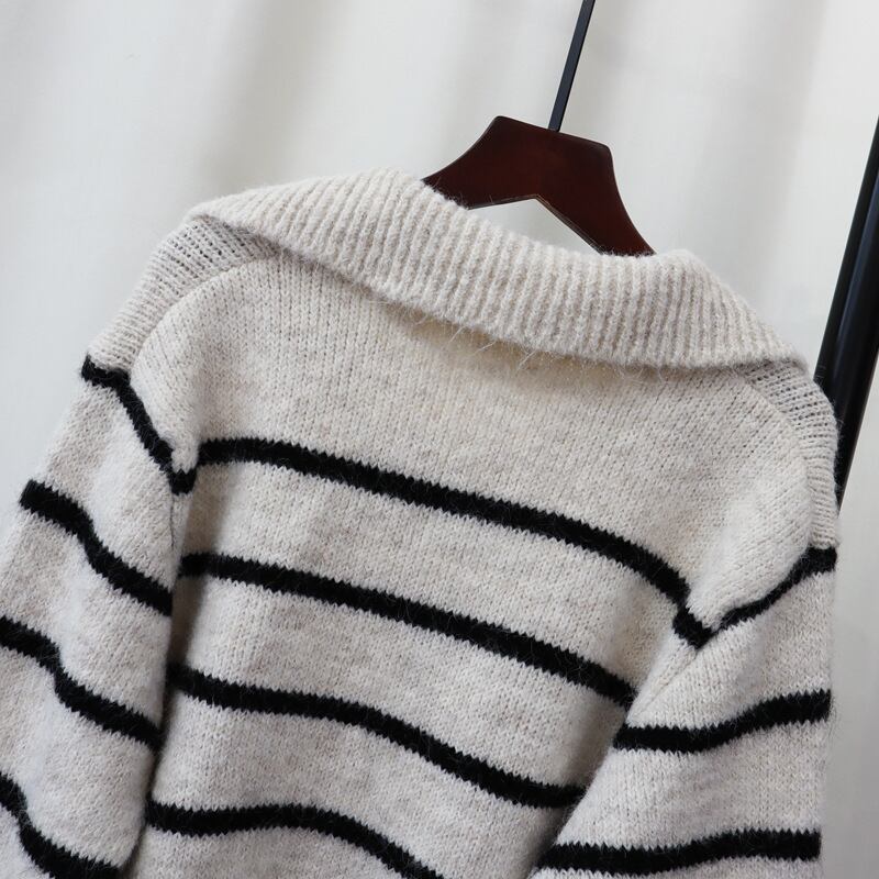 【tops】ボーダー柄ニットセーター　M27522