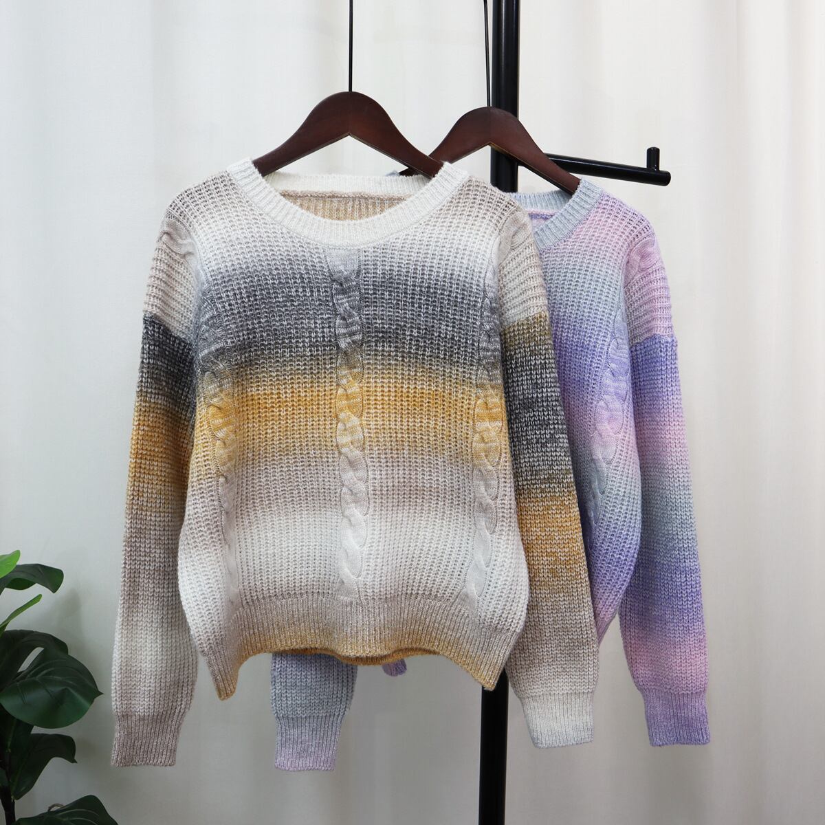 【tops】クルーネックニットセーター　M18643