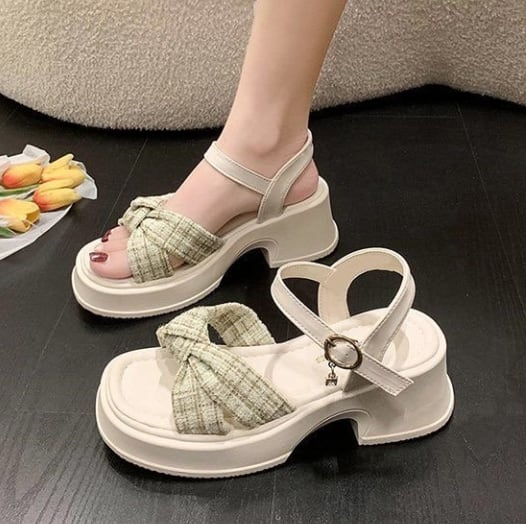 【shoes】厚底サンダル　M30224