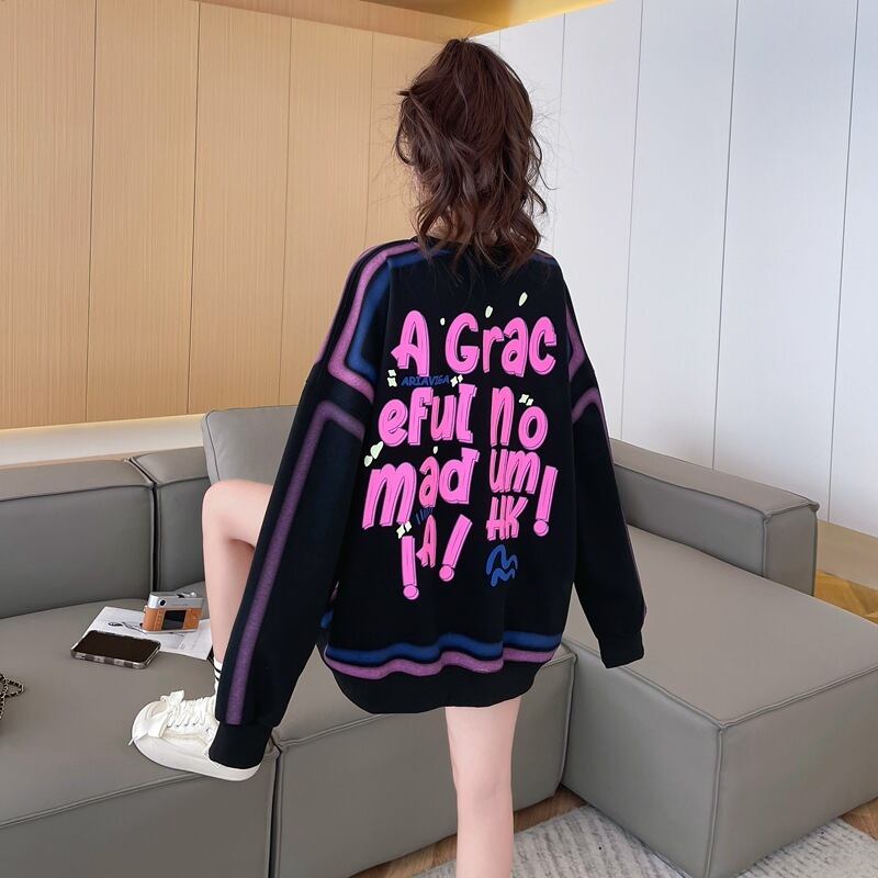 【tops】クルーネックプリントプルオーバー　M18639