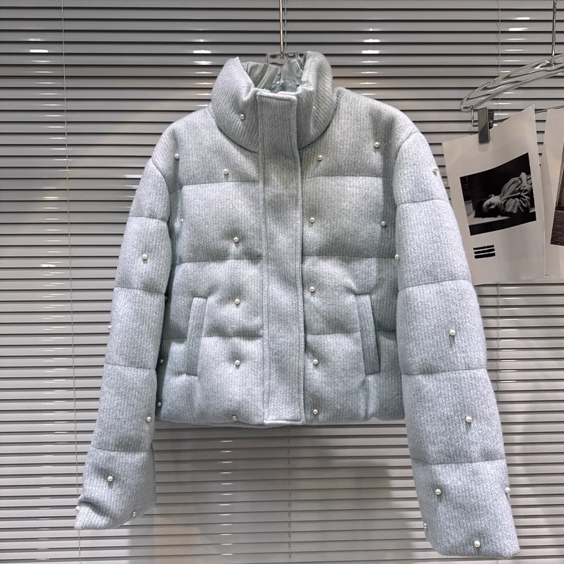 【outer】パール付きハイネック中綿コート Q7332