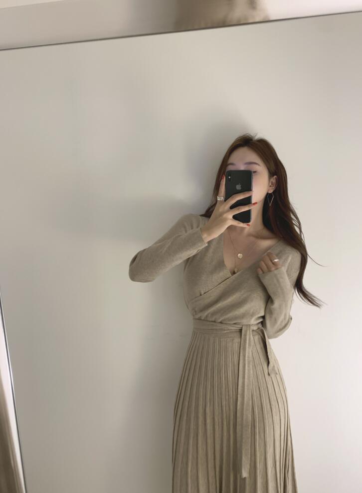 【dress】エレガント早い者勝ち 気質満点レトロ着痩せVネックニットワンピース G1759