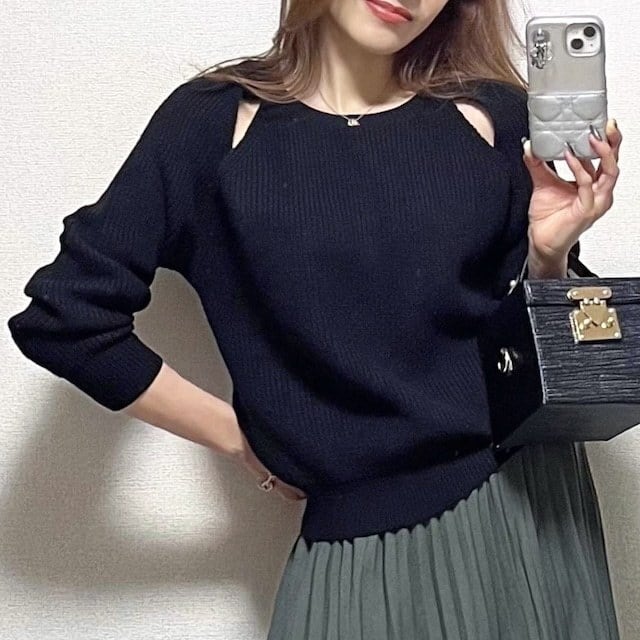 【tops】ショルダースリットニット　 M18568