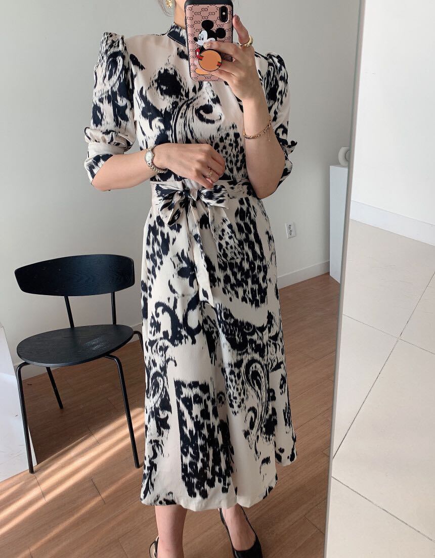 【dress】上品なシルエット!気質満点レトロエレガントスクエアネック着痩せパフスリーブプリントワンピース G6285