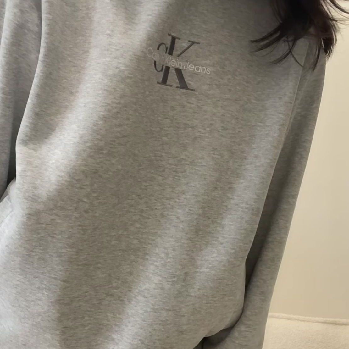 【tops】フード付き長袖パーカーF8111