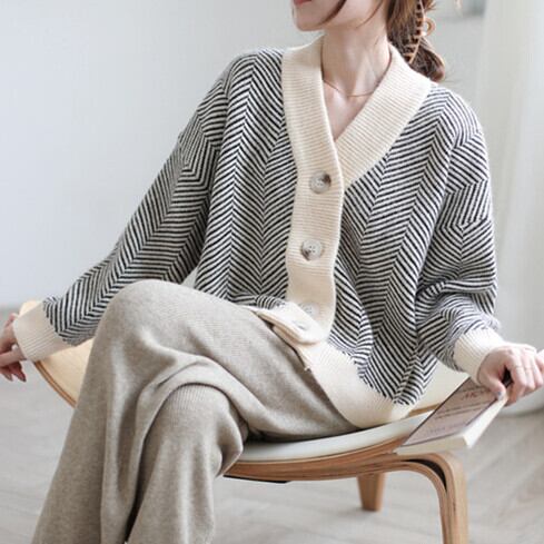 【outer】Vネックニットカーデ　M27225