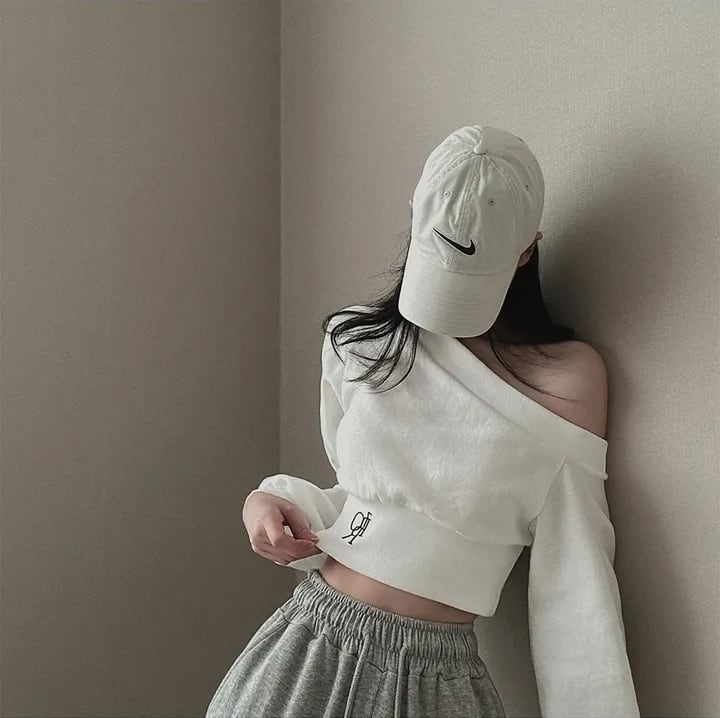 【tops】オフショルダー長袖パーカーG20229