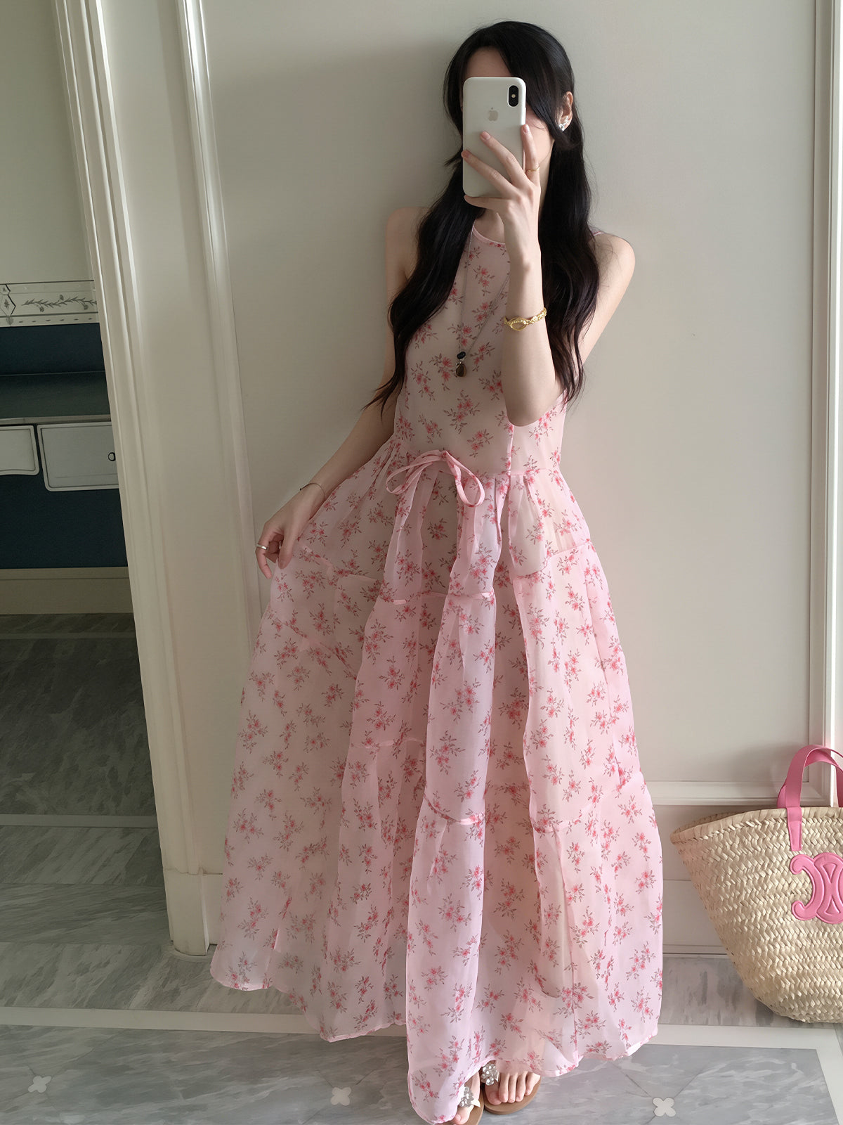 【dress】立体感のあるシルエットフラワー柄ロングワンピース Q8707