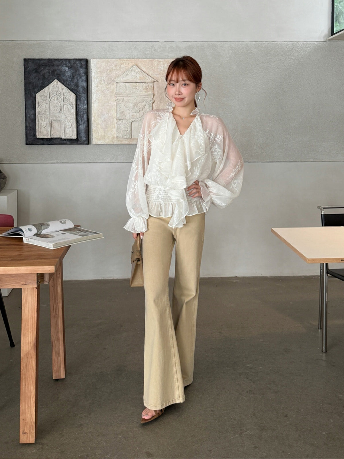 【tops】ギャザーフリル刺繍トップス Q9001