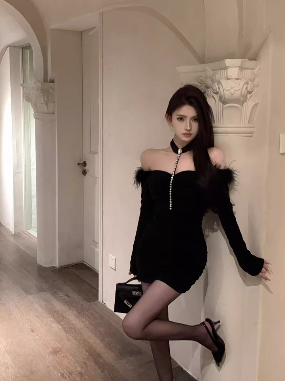 【dress】ファー付きオフショルミニワンピース Q7417