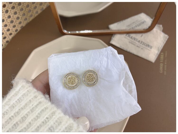 【小物】気質満点 エレガントオシャレサークル花形ピアスアクセサリー