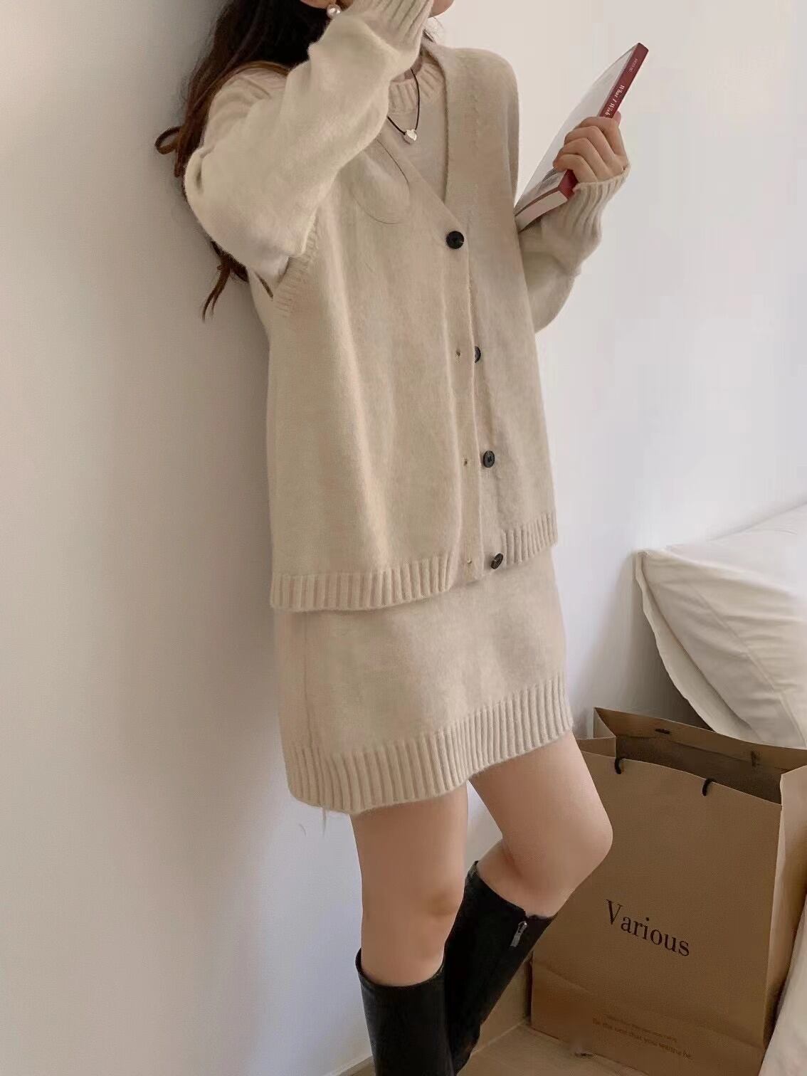 【set】Vネックジレ×ニットワンピースセット　M18192