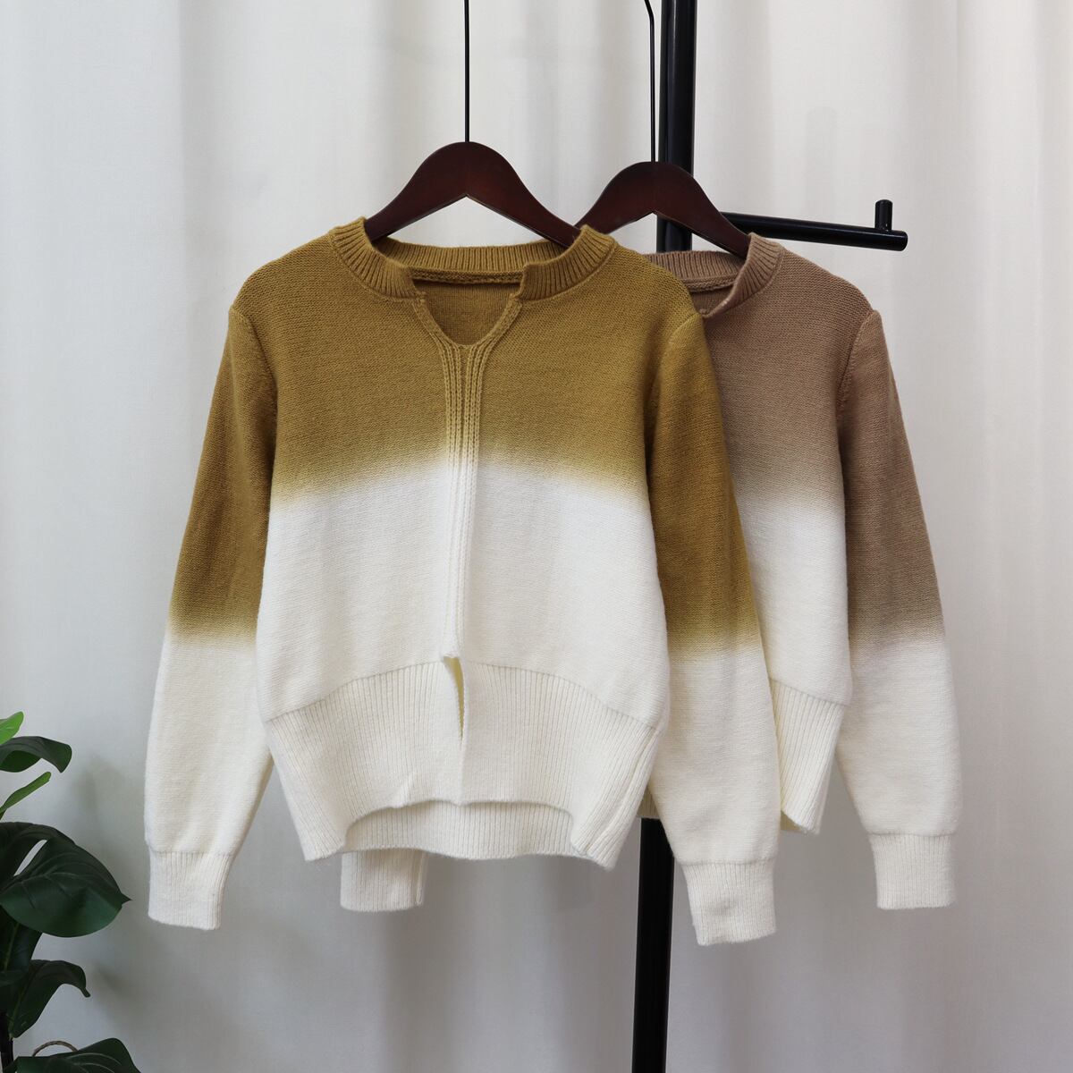 【tops】グラデーションニットセーター　M18919
