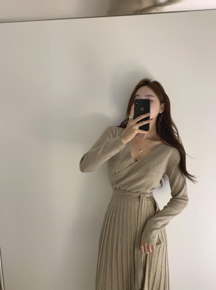 【dress】エレガント早い者勝ち 気質満点レトロ着痩せVネックニットワンピース G1759