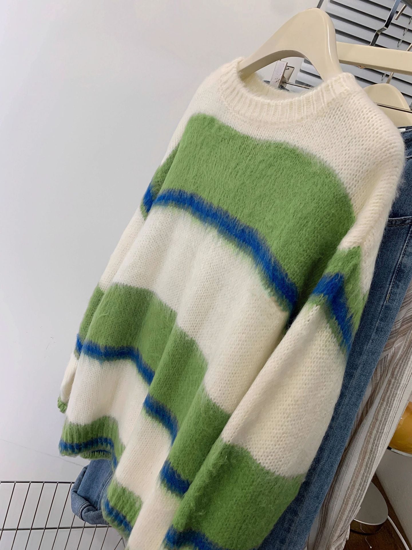 【tops】クルーネックボーダー柄ニットセーター　M29263