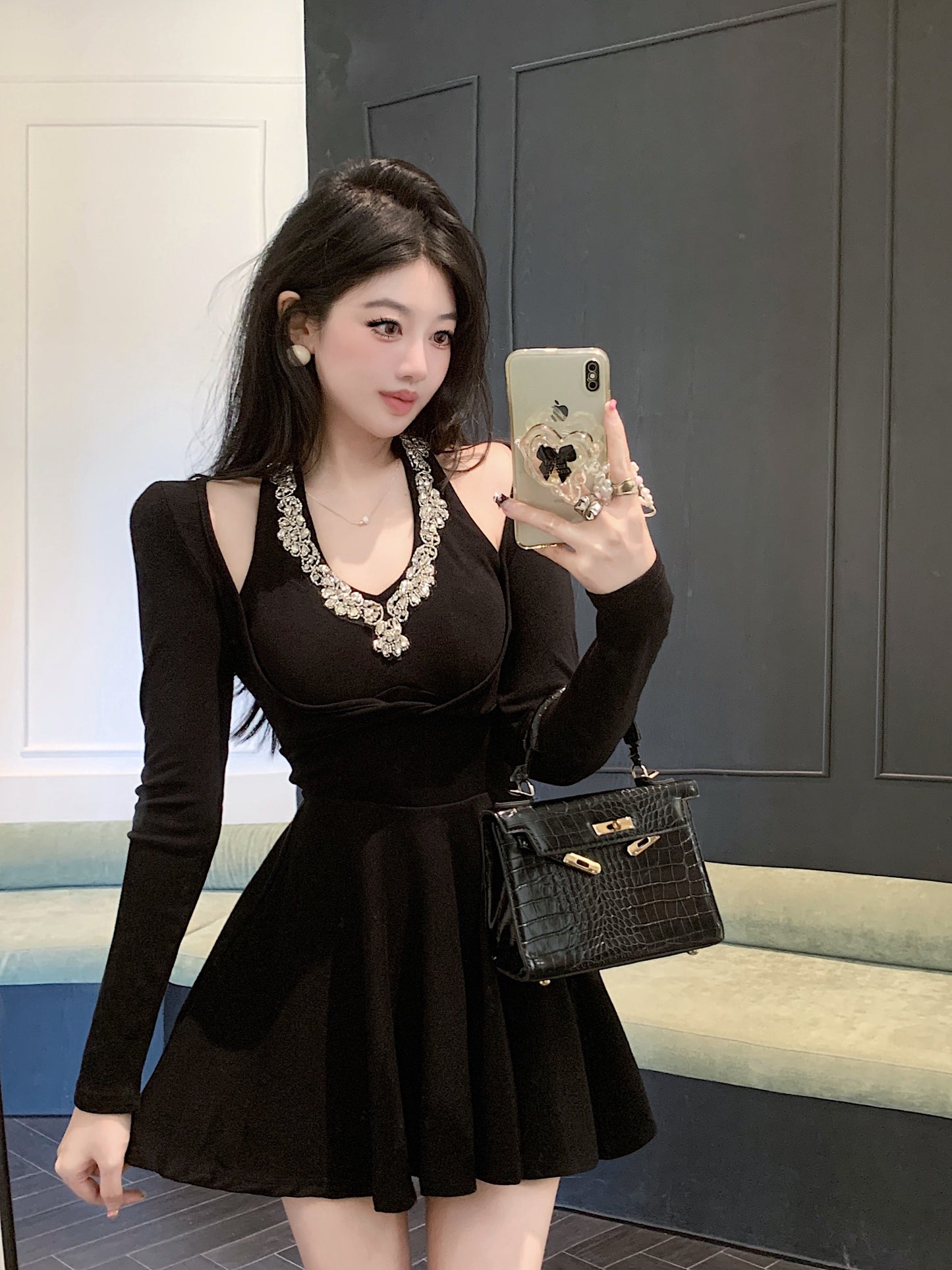 【dress】ダイヤモンドホルターネックワンピースG24221