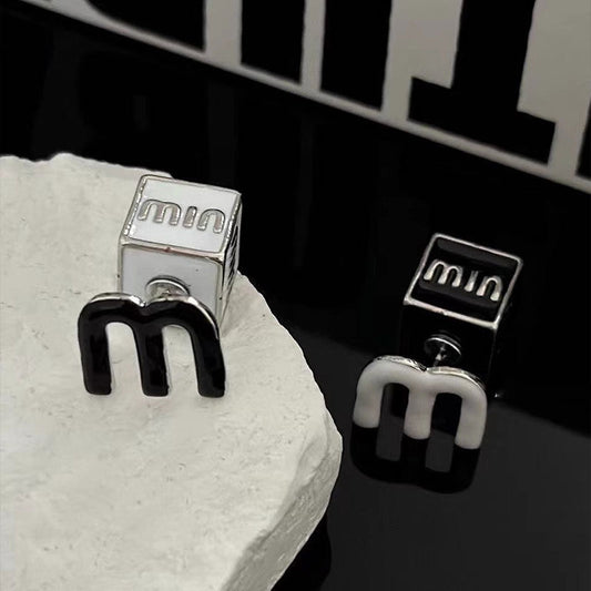 【小物】英字柄ピアスアクセサリーF7796