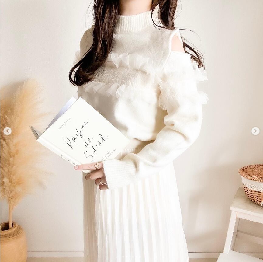 【tops】オフショルダーチュールドッキングニットセーター　M27584