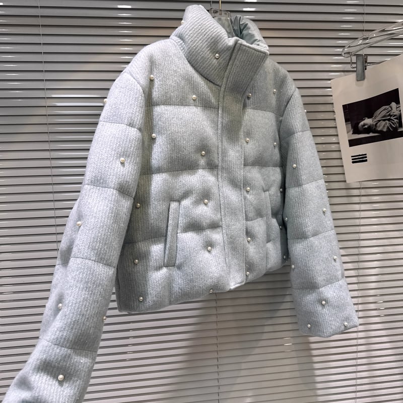 【outer】パール付きハイネック中綿コート Q7332