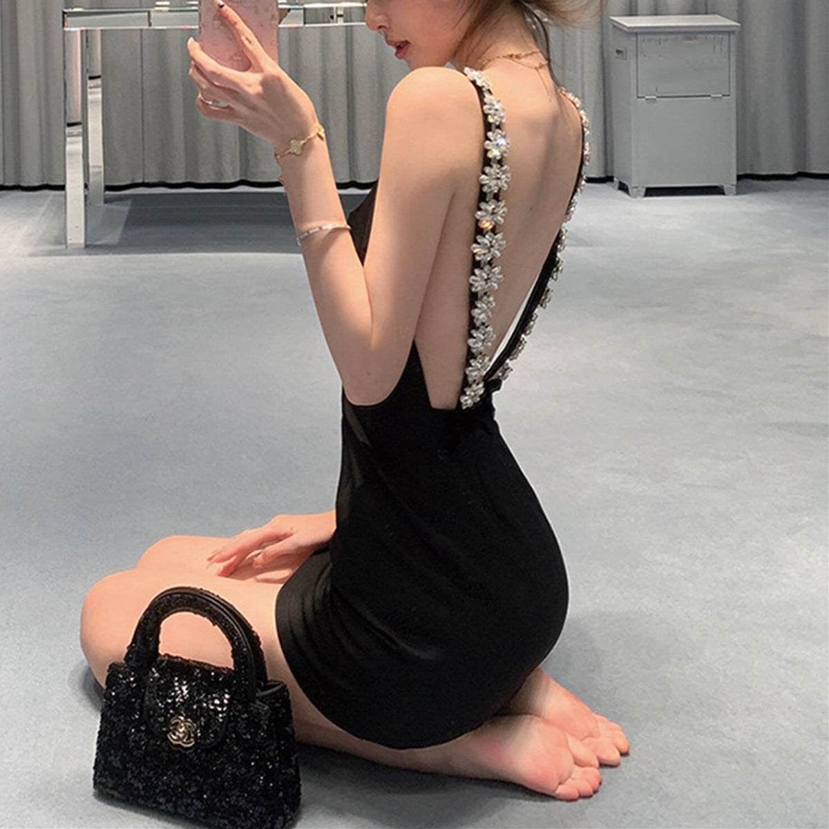 【dress】バックレスビジューミニワンピース　N3521