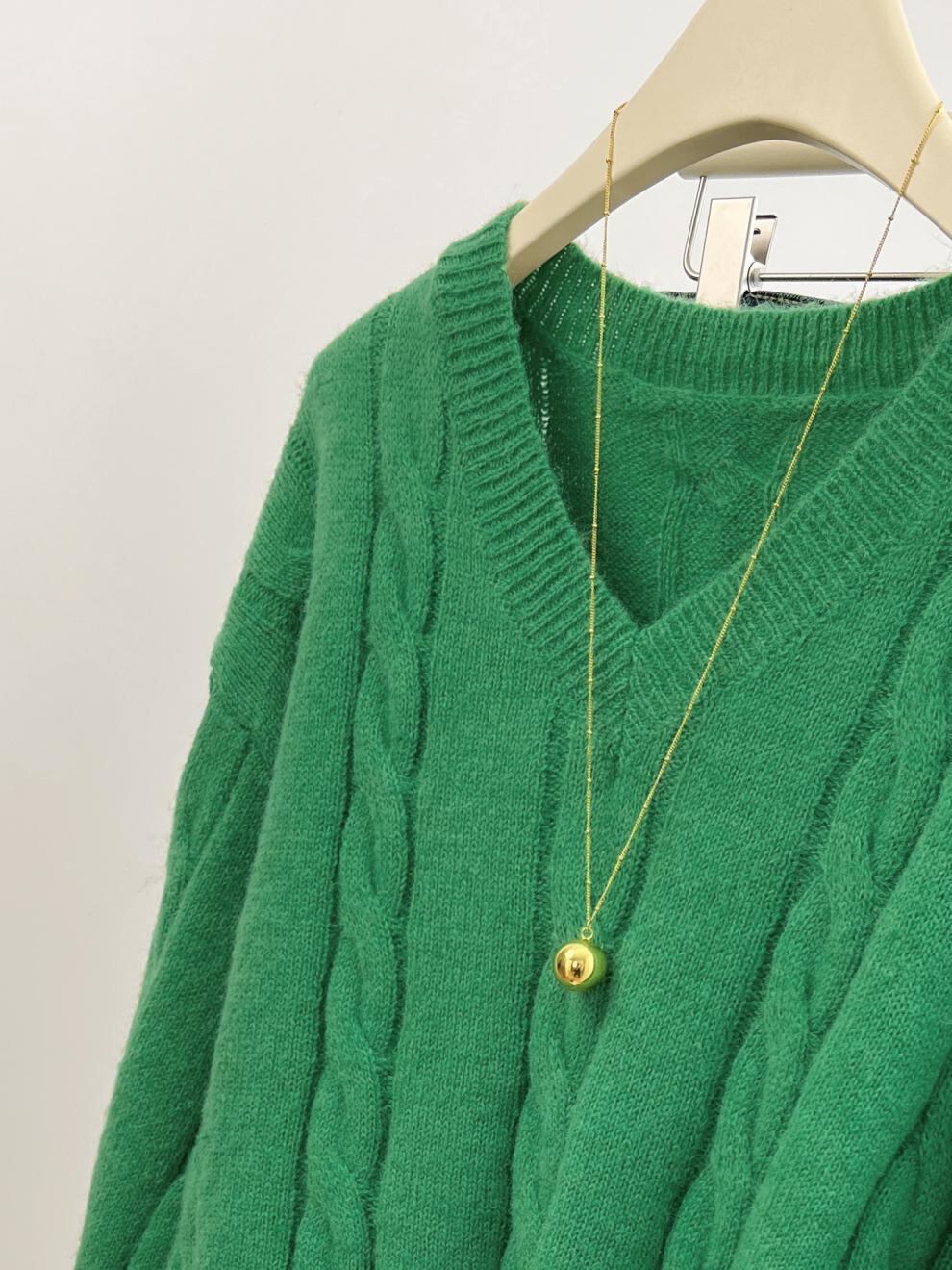 【tops】Vネックニットセーター　M29276