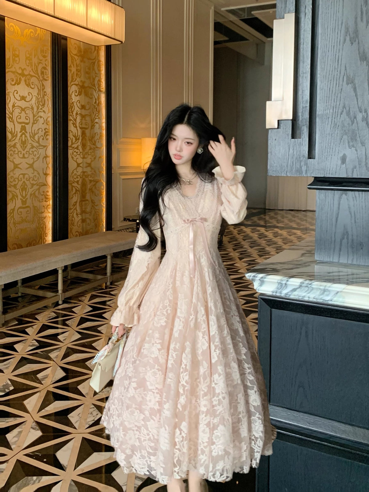 【dress】Vネックロングレースワンピース Q7563