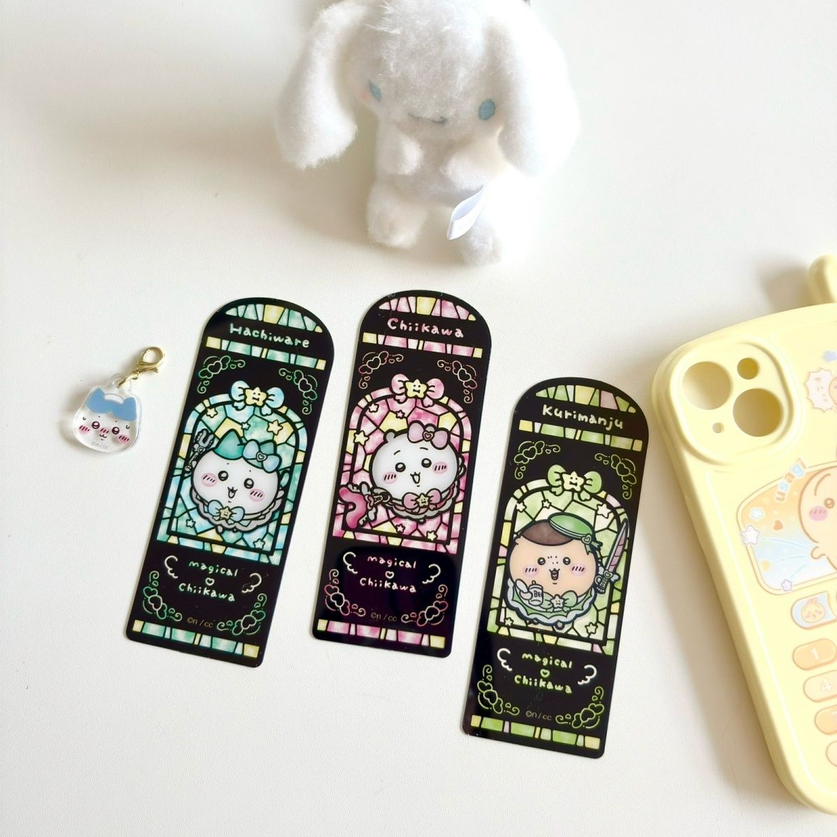 【GOODS】ちいかわ ステンドグラス風 しおり Ｑ2151