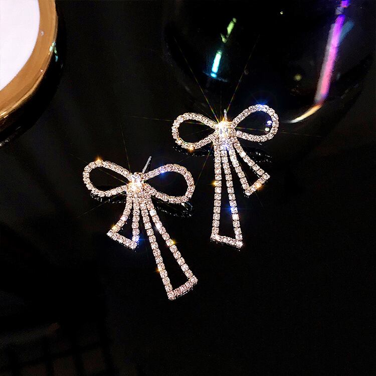 【小物】好感度UP  高級感  スウィートシンプルリボンラインストーンピアスアクセサリー