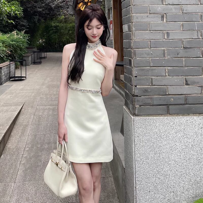 【dress】ラインストーン付きノースリーブワンピース Q8437