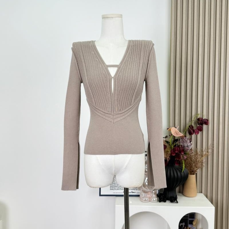 【tops】フロントカットニットトップス Q7622