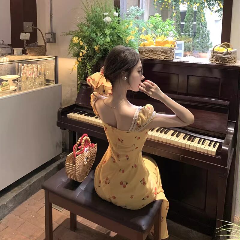 【dress】レース付きチェリー柄ワンピース Q8332