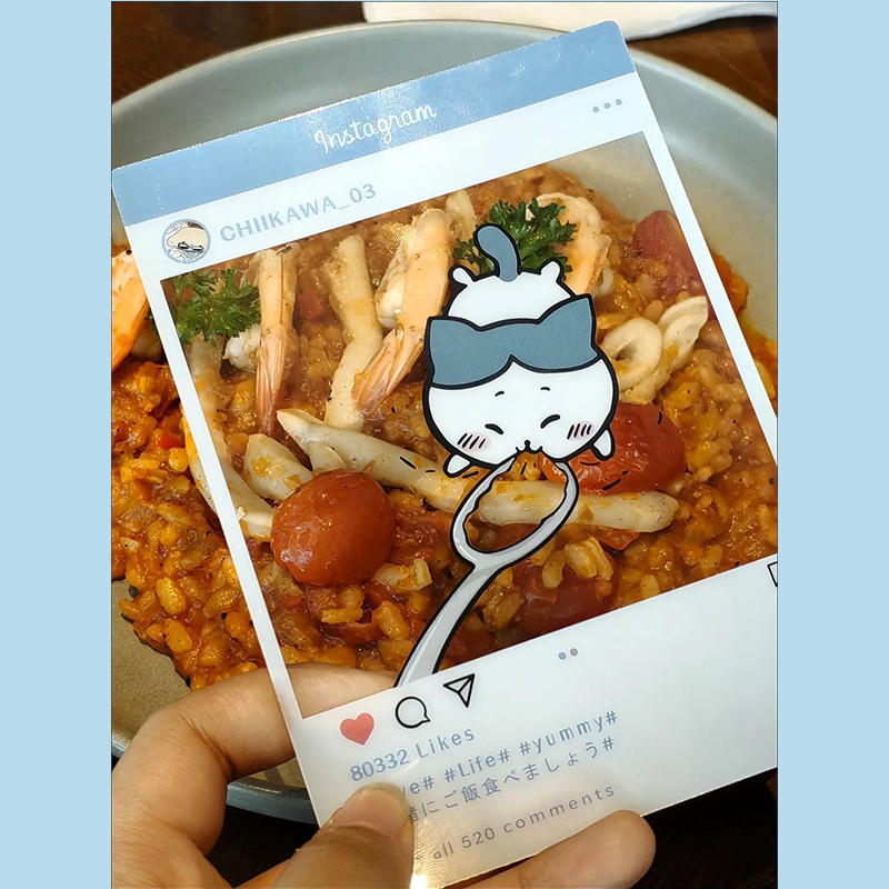 【GOODS】ちいかわ ご飯を食べましょう クリアカード Ｑ2150