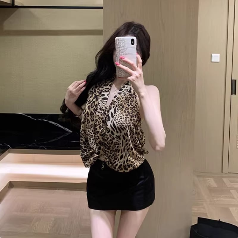【tops】ヒョウ柄ホルターネックトップス Q8255