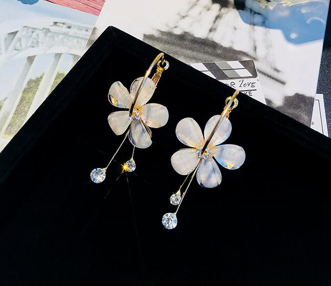 【小物】存在感 気質スウィート花形フリンジピアスアクセサリー