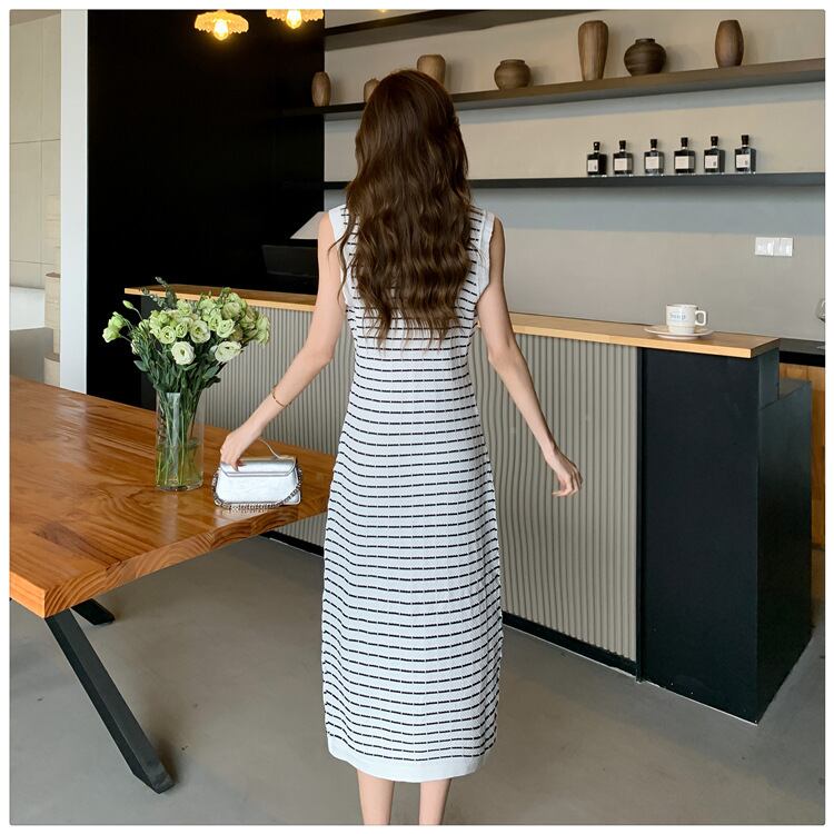 【dress】Vネックストライプ柄ニットワンピース G21121