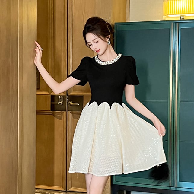 【dress】ビジュー切り替えデートワンピース　M24278