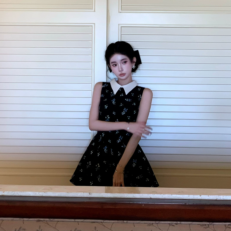 【dress】ノースリーブ花柄フレアミニワンピース Q8413