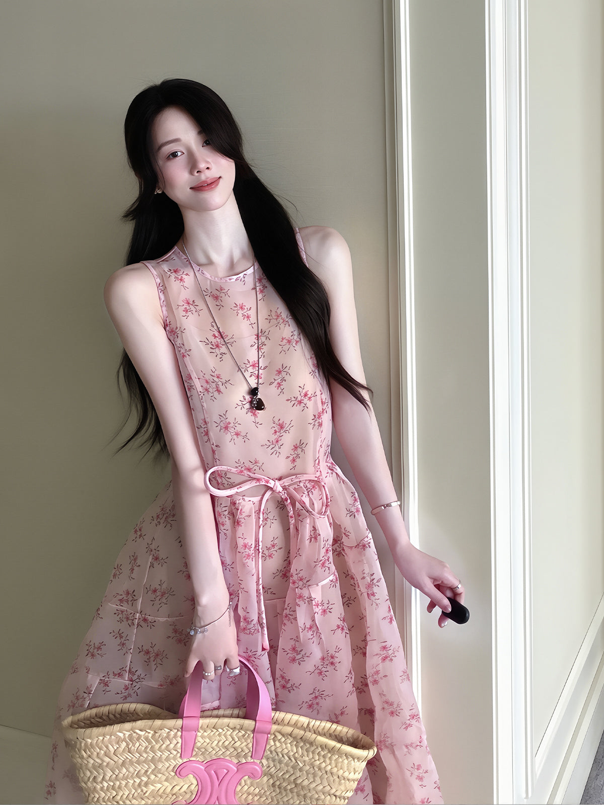 【dress】立体感のあるシルエットフラワー柄ロングワンピース Q8707